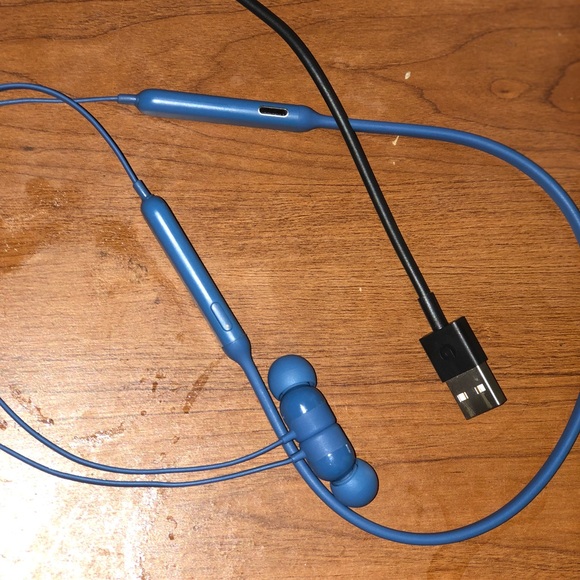 BeatsX Wireless In-Ear Headphones - Blue - Picture 2 of 2